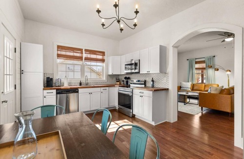 Simpsonville House | The Cotton Mill Cottage - charming 2 bedroom blocks from downtown Simpsonville