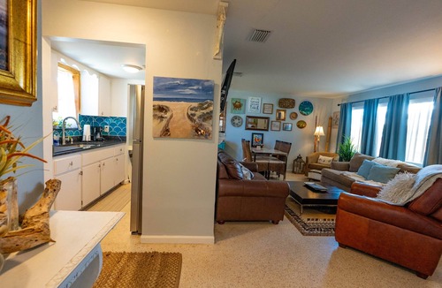 Riviera Beach House | The Crafty Mermaid, Pet-Friendly Coastal Home Near Beach, Boating and Diving