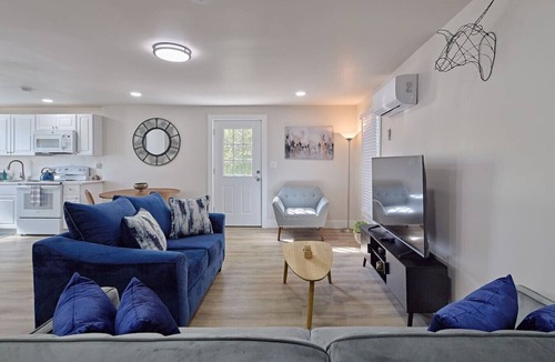 Dunlap House | The Dunlap Escape | Spacious 2BD Home