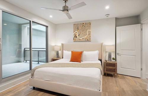 Central Business District Hotel | The Eleanor 5BD/4B w Two Balconies, 8th Floor