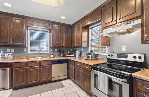 Tuscaloosa House | The Gray Villa - 2.8 Miles to Bryant-Denny Stadium