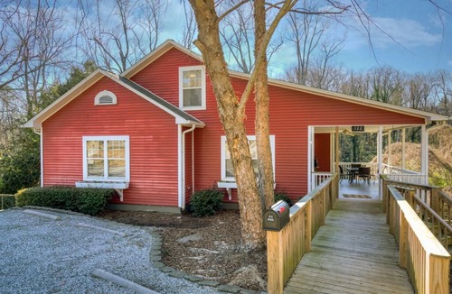 Lynn House | The Haven - Charming Tryon house - A haven from everyday life