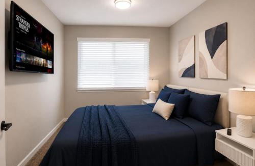 Shannon House | The Haven on Hoover Stylish 2BR Retreat