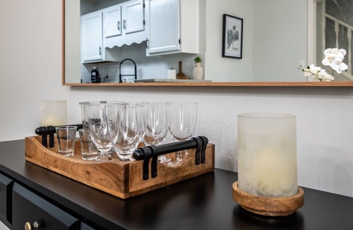 Crestline Heights House | The Hearth & Thistle - King Bed/TownHome with Deck