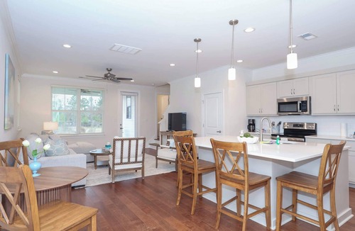 Oxford Condo | The Huddle on Hydrangea by Apex Short Term Stays