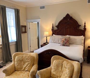 Vicksburg Hotel | The Inn at Cedar Grove