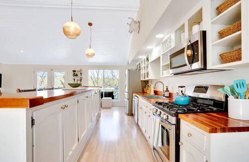 Soddy-Daisy House | 🏝🌊The Ironwood - a PMI Scenic City Vacation Rental