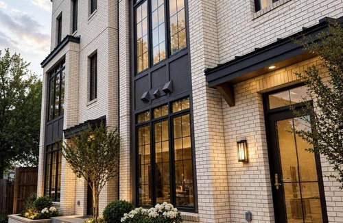 Metropolitan Apartment | The Jardin Heather Suite | Near Downtown