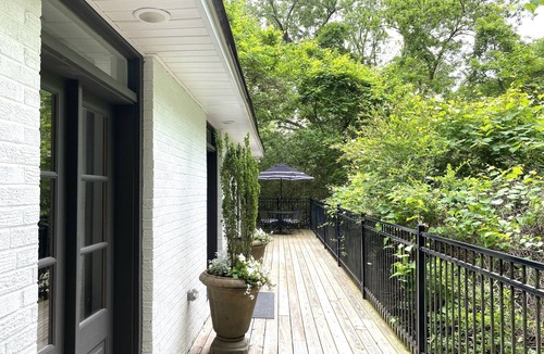 Oxford House | The Josephine House-South Lamar Historic District-Walk to Sq - 2 King Beds, 2 Ba