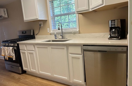 Warwick House | The Lake is Callling you to Creek Cabin