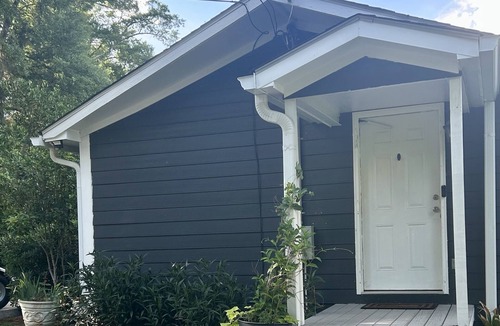 Warwick House | The Lake is Callling you to Creek Cabin