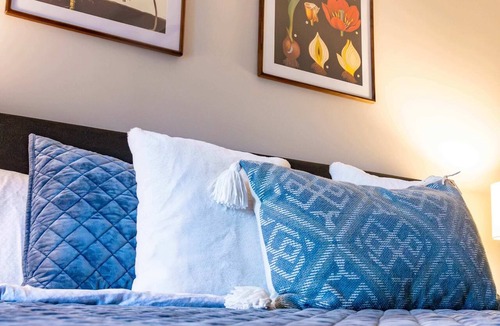 Belden Hotel | The Lakeside Suite at Moon Lake Farm - 2nd story deck overlooking the lake