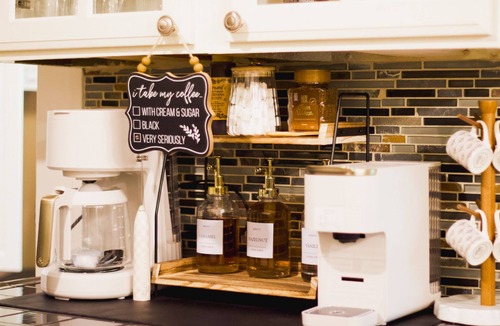 Monroe House | The Local is a cozy 2-bedroom house with tons of amenities in charming Monroe!