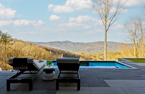Chatsworth House | The Lodge at Pinhoti Peak - Modern Mountain Cabin
