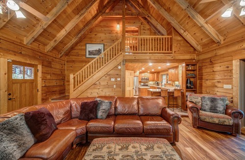Ellijay Cabin | The Lodge at Summit Ridge North GA Mountain Cabin Sleeps 19 Hot Tub Kids' Room