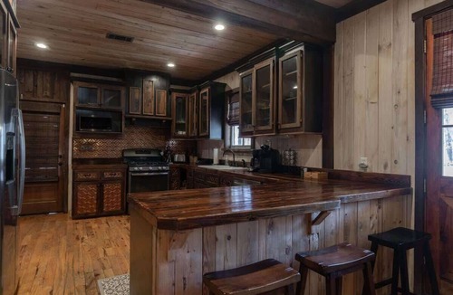 Taylor Cabin | The Lodge - Cypress Woods Place