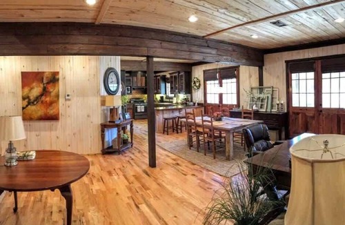 Taylor Cabin | The Lodge - Cypress Woods Place