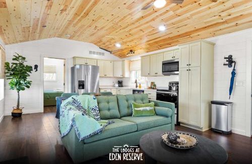 Williamstown House | The Lodges at Eden Reserve - Cabin Loop - Near Ark