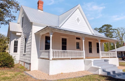 Alachua House | The Magnolia | 1900 Historic Grand Piano 3 KingBRs