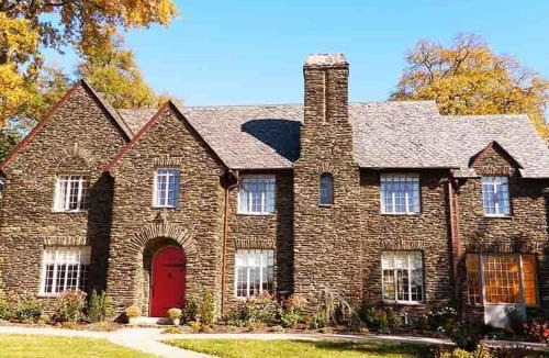 Harrisburg Bed & Breakfast | The Manor on Front