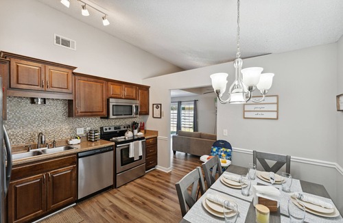 Hinesville House | The Marne Family Stay, Pets Welcome