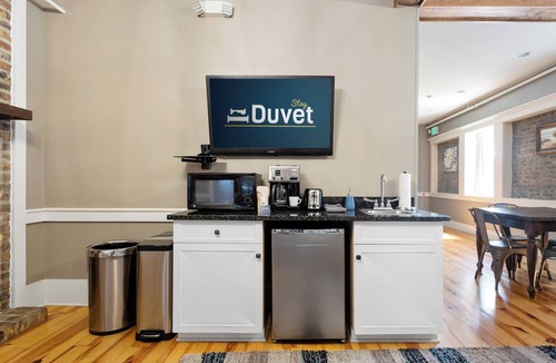 Charleston Historic District Apartment | The Marquee On King & Historic Market!