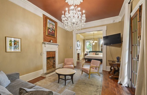 Treme Hotel | The Marsalis Deluxe Guest House