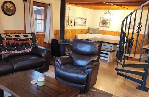 Old Fields House | The Mountain House on High Knob - Dog Friendly!
