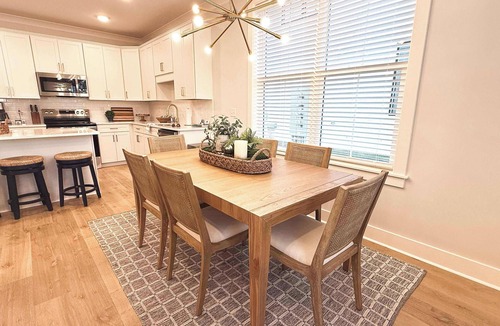 Oxford Apartment | The MVP on Miramar by Apex Short Term Stays