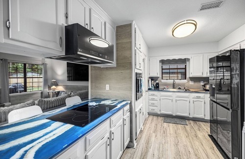 Niceville House | The Old Post House | Sleeps 12 | Destin Bay Bridge