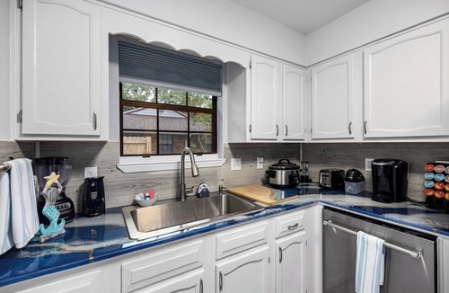 Niceville House | The Old Post House | Sleeps 12 | Destin Bay Bridge