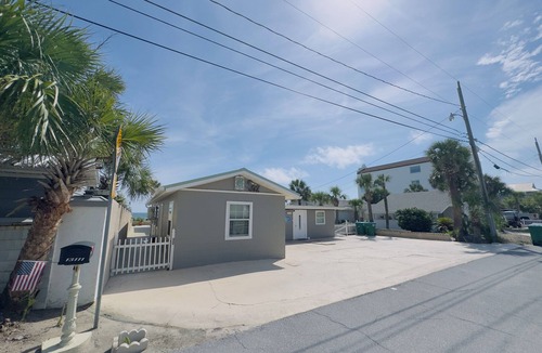 Bahama Beach House | The Oleander House - Classic Beachfront Home