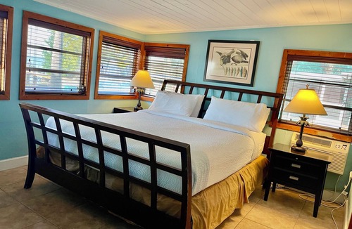 Key Largo Hotel | The Pelican Key Largo Cottages