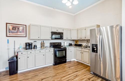 South 7th Ward Apartment | The Penthouse on Claiborne