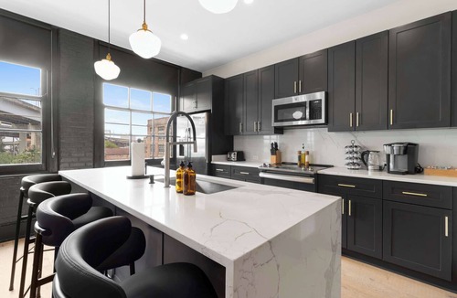 Arts/Warehouse District Apartment | The Perfect Layout for a Memorable Stay! All Kings