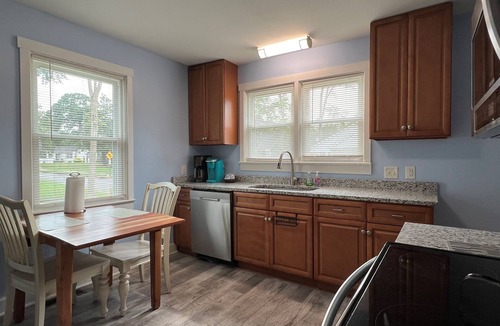 North Florence House | The Porchside Perch Walk to UNA/Downtown Florence