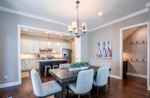 Oxford House | The Reed Retreat, 4BR Luxe by Velvet Ditch Villas