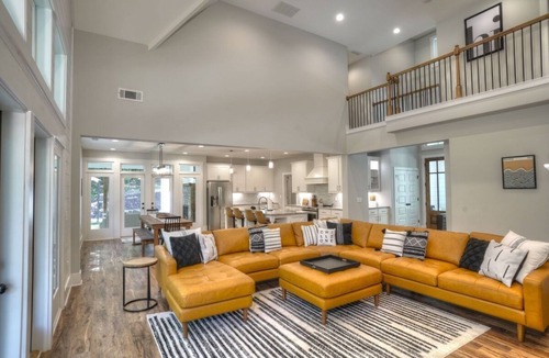 Clarkesville House | The Reserve - 5 BR Mtn Retreat w/Outdoor Great Room, Mins From Helen and Sautee