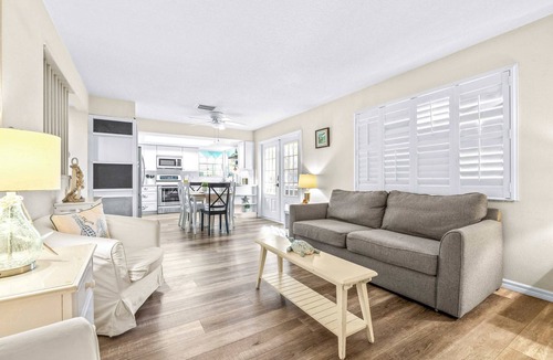 Beach Park House | The Roland Villa - For 12ppl