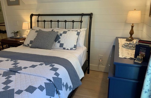 Ball Ground Bed & Breakfast | The Ruby Lee Room at The Ball Ground House