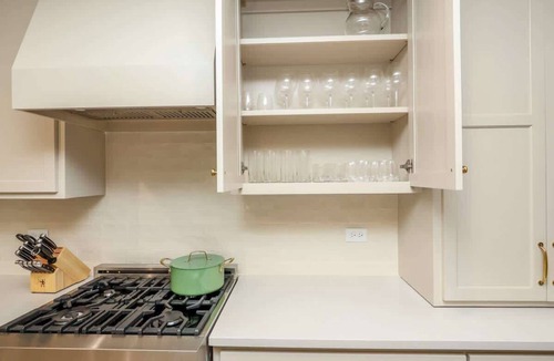 Oxford House | The Sage on Pierce by Apex Short Term Stays