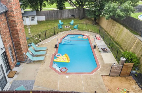 Mesquite House | The Sandcastle: Pool - Games - BBQ - Big Yard