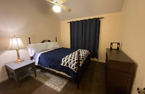 Snellville House | The serene manor is very quiet, spacious & secure
