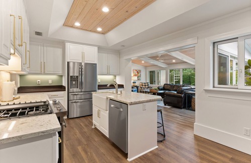 East Beach House | The Southern Whippoorwill on East Beach with Pool, sleeps 10