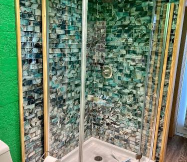 Lake Alfred House | The Tatman Evergreen Suite