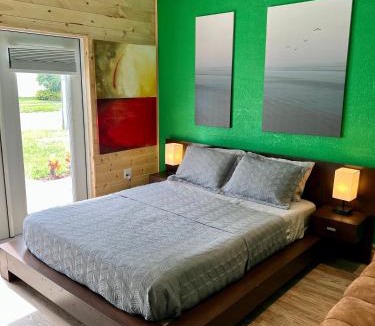 Lake Alfred House | The Tatman Evergreen Suite