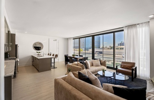 Central Business District Hotel | The Theodore 5BD/5B - Combo Unit - 605/606