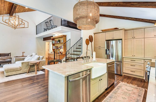 Wiley House | The Ultimate Luxury Retreat on Lake Burton!