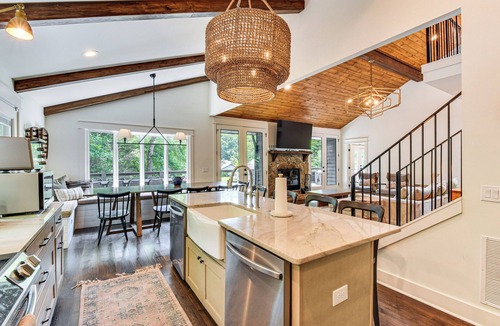Wiley House | The Ultimate Luxury Retreat on Lake Burton!