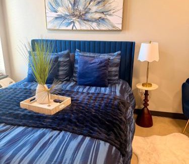 Five Points South Apartment | The View at 11 Downtown Birmingham Skyline Suite